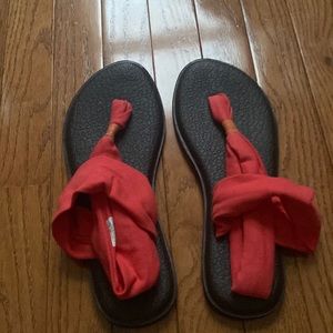 Sanuk yoga slings